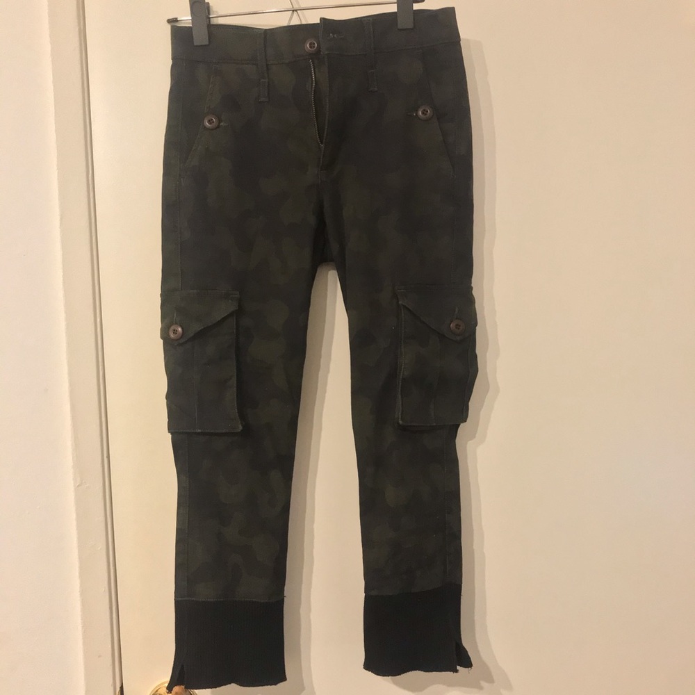 Calvin Rucker cropped camouflage pants